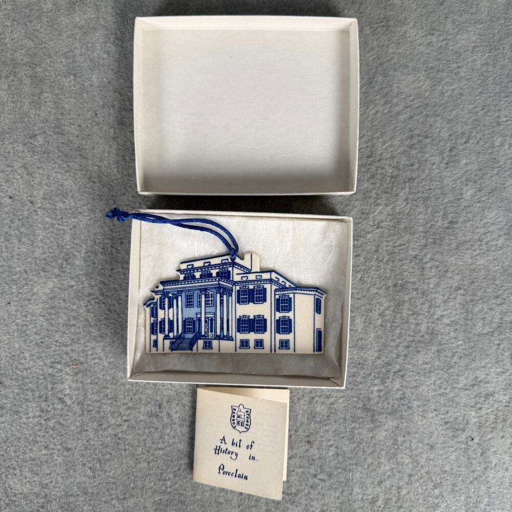 Corner Stones History In Porcelain Ornament Oatlands VA Blue White 1992 COA